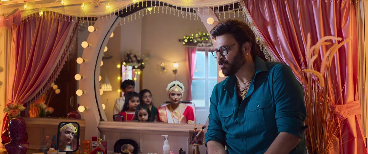 Sankranthiki Vasthunam (2025) WEBRip Hindi + Telugu 720p x264 AVC HE-AAC 2.0 ESub.mkv.0000