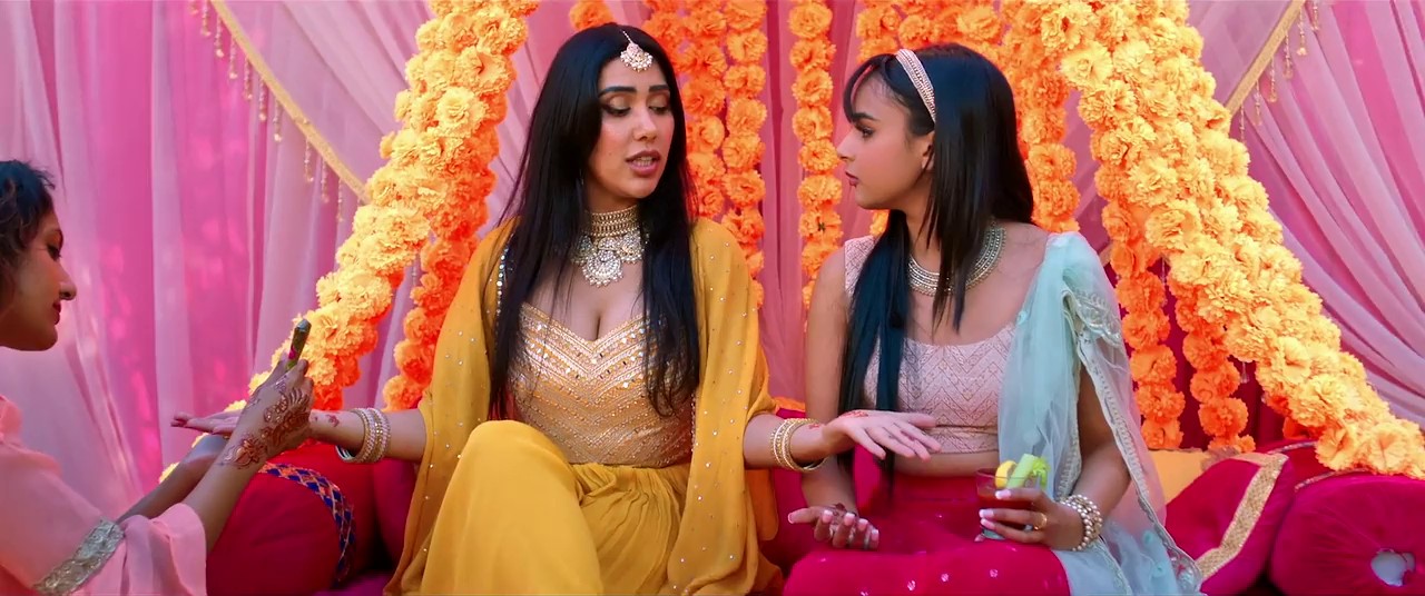 Bobby Aur Rishi Ki Love Story (2025) WEBRip Hindi 720p x264 AVC HE-AAC 2.0 ESub.mkv.0004