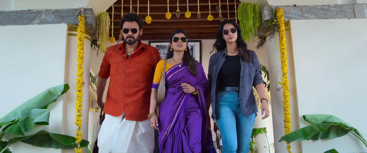 Sankranthiki Vasthunam (2025) WEBRip Hindi + Telugu 720p x264 AVC HE-AAC 2.0 ESub.mkv.0002